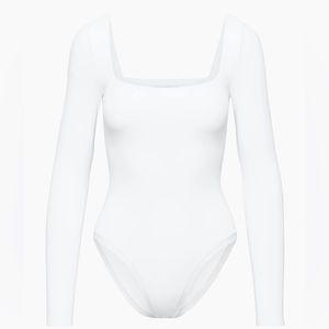 Aritzia Babaton Contour Squareneck Longsleeve Bodysuit